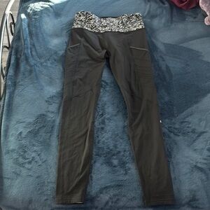 Lululemon Fresh Tracks Tight Leggings Black , White Size 6